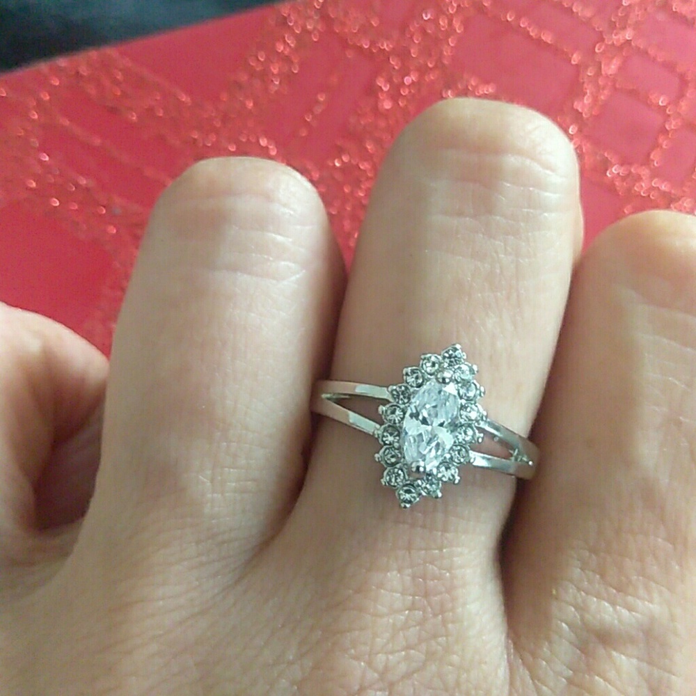 New Size 8 Silver Ring